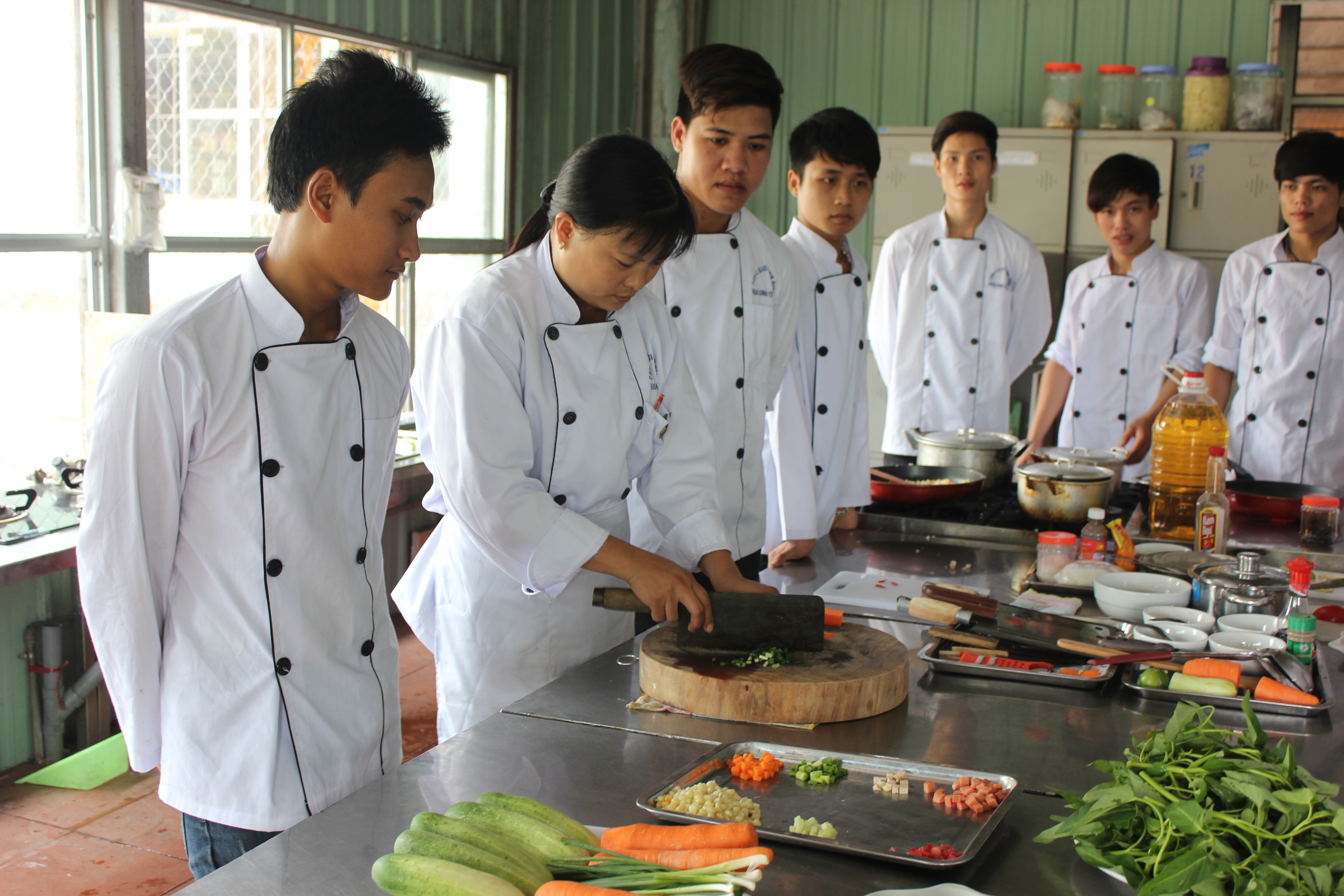 Hăng say rèn luyện kỹ năng nghề, học sinh các Trung tâm về trường học tập